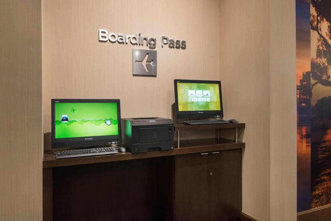 Courtyard By Marriott Irvine Spectrum Екстер'єр фото