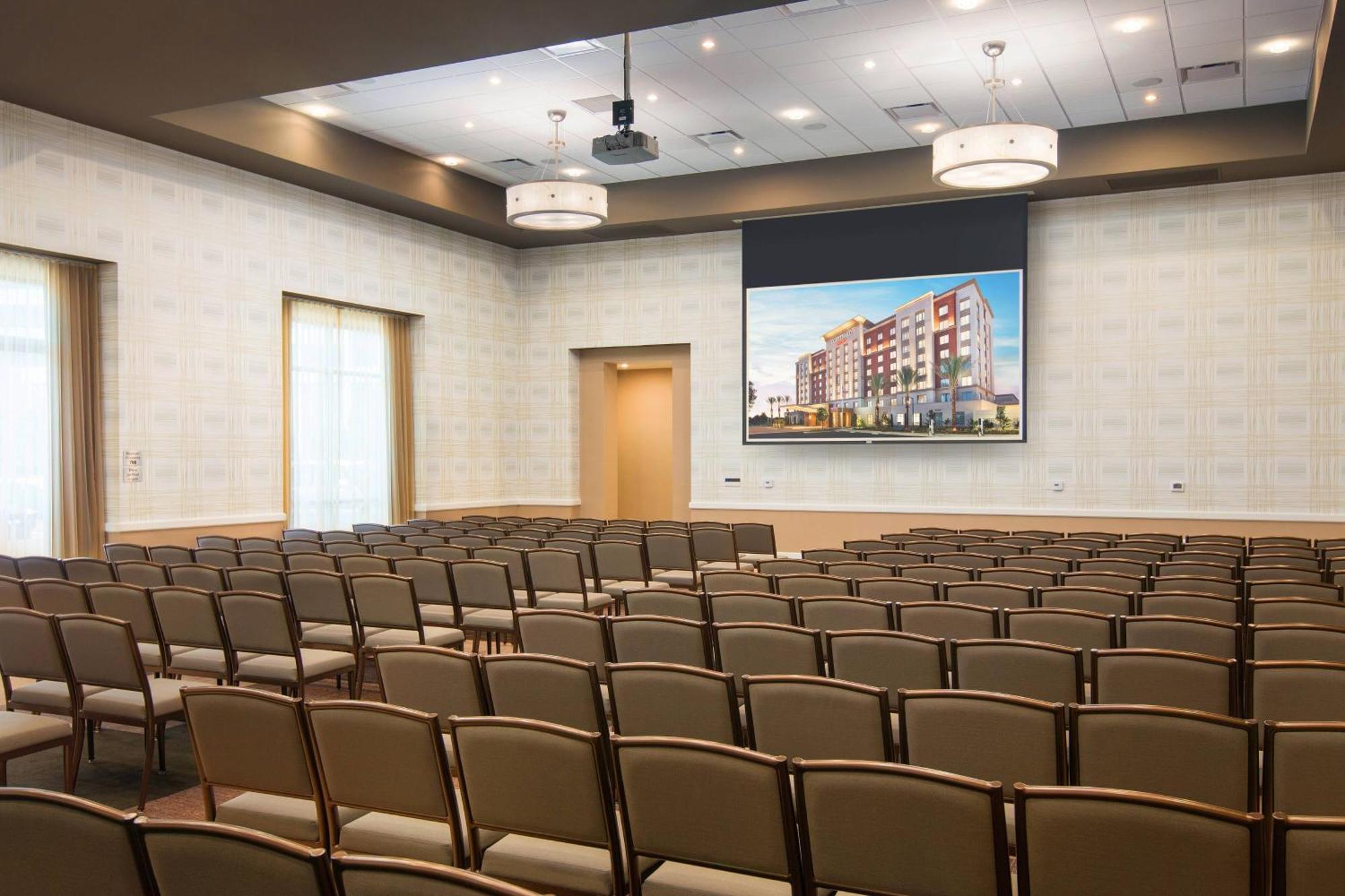 Courtyard By Marriott Irvine Spectrum Екстер'єр фото
