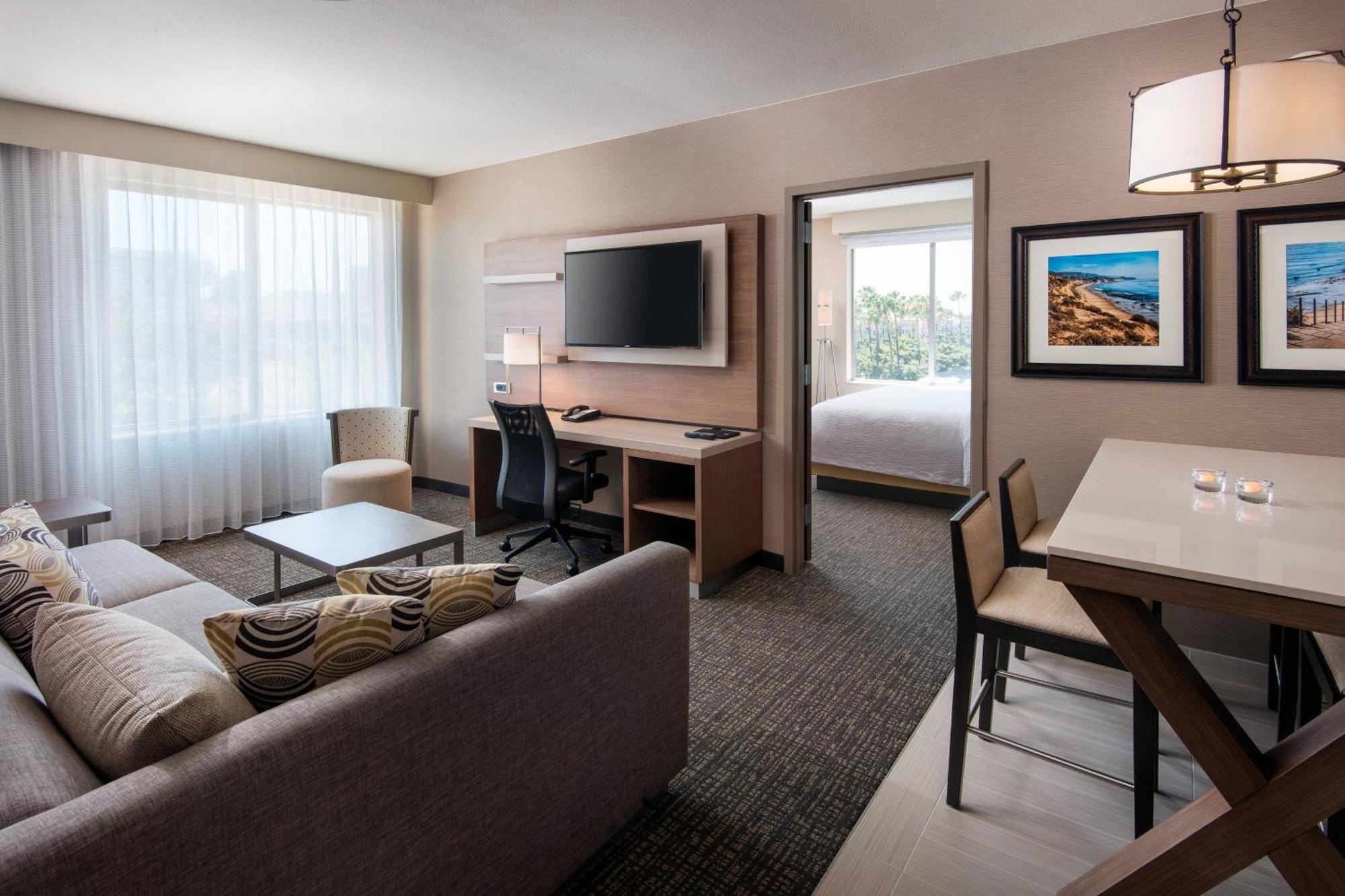 Courtyard By Marriott Irvine Spectrum Екстер'єр фото