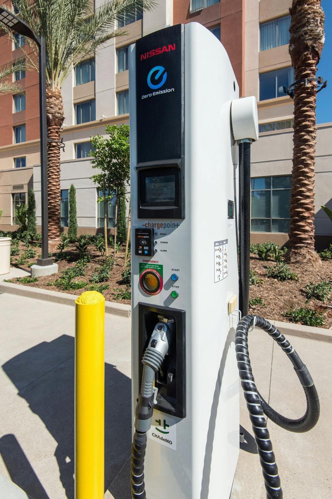 Courtyard By Marriott Irvine Spectrum Екстер'єр фото