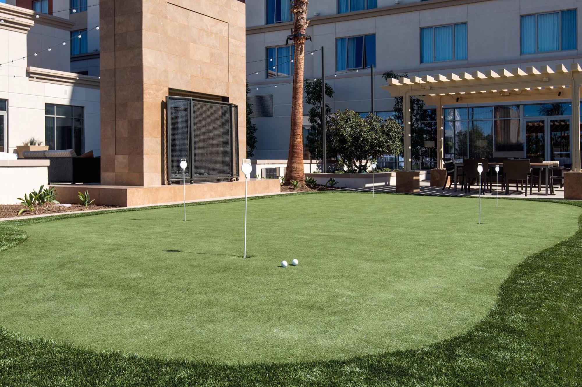 Courtyard By Marriott Irvine Spectrum Екстер'єр фото