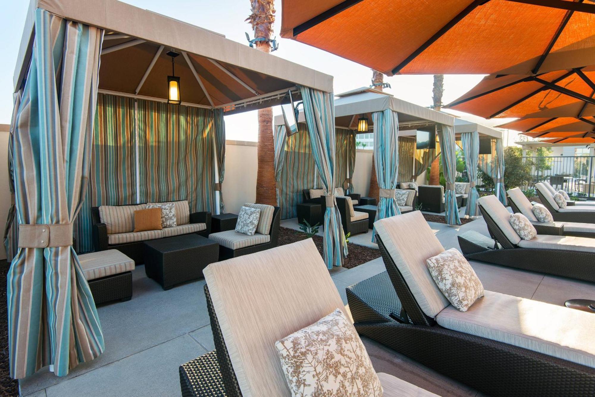 Courtyard By Marriott Irvine Spectrum Екстер'єр фото