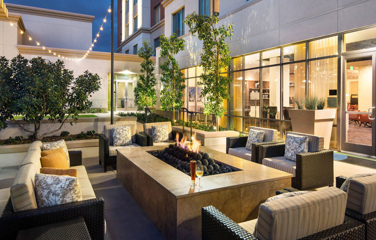 Courtyard By Marriott Irvine Spectrum Екстер'єр фото
